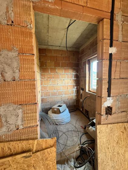 Casă individuală la roșu – 130 mp utili, teren 440 mp, drum privat - 17
