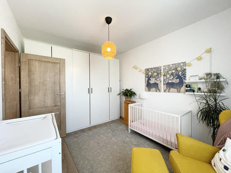 COMISION 0 Triplex pe colt, 90 mp utili, mobilat, utilat - Mosnita Veche