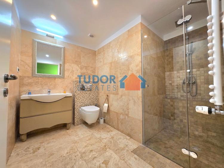 Beautiful 4 Bedroom Apartment with Herastrau Park View