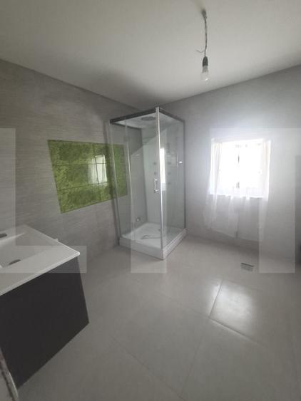 Casă cu Etaj și Pod, 325 mp, Teren 1045 mp, Construcție din Cărămidă