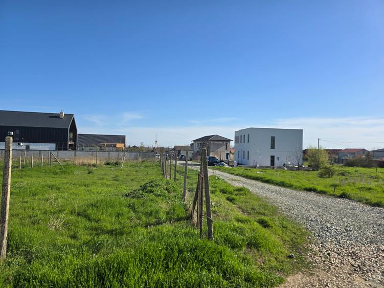 Teren de vanzare in Lazu lot de casa