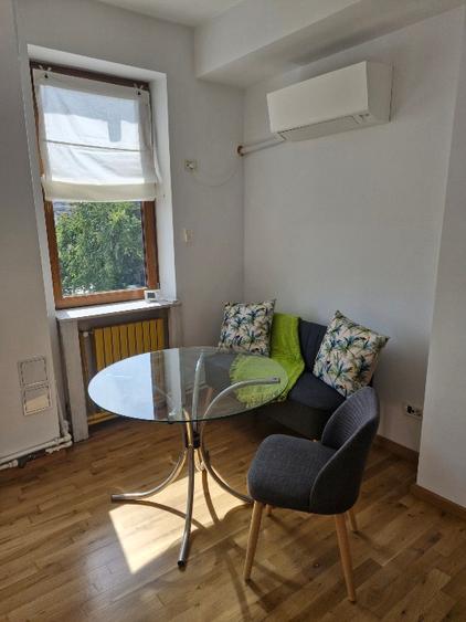 Lovely large sunny studio apartment – Dacia Polona area