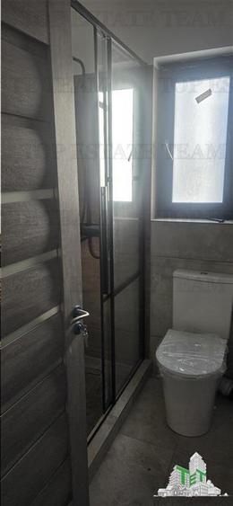 Bragadiru cart. Independentei/ Vanzare apartament 2 camere in vila /curte propri