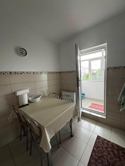 Apartament 2 camere decomandat, centrală proprie, an 1983, Targoviște