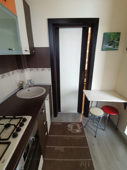 INCHIRIEZ ap. 2 camere decomandat de lux ,zona Turnisor
