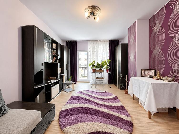 Apartament 3 camere decomandat, zona Alfa, etaj 1, două băi