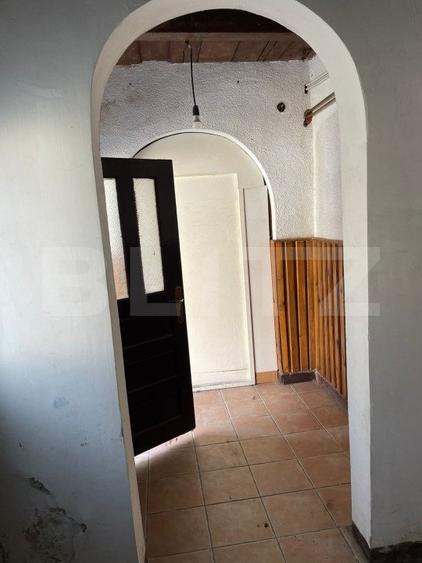 Casa cu 5 incaperi, 580mp, zona Carpati 1