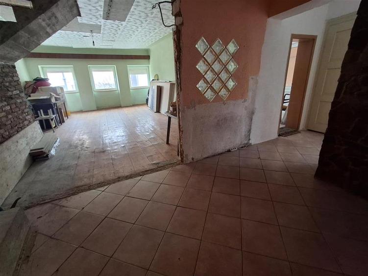 Apartament 4 camere la casa Cisnadie
