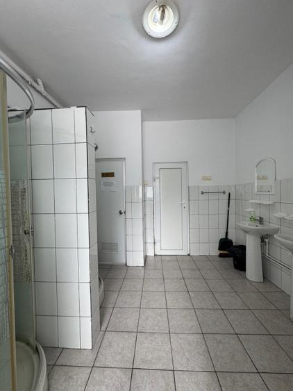 Imobil ideal pentru echipe de muncitori, 18 camere de inchiriat, zona Carierei