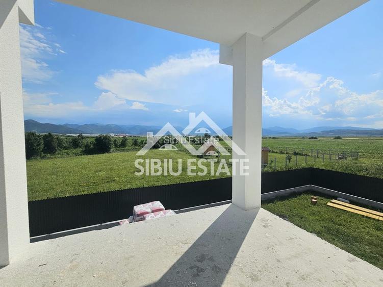 Casa 5 camere, TEREN MARE, pret BUN - 2