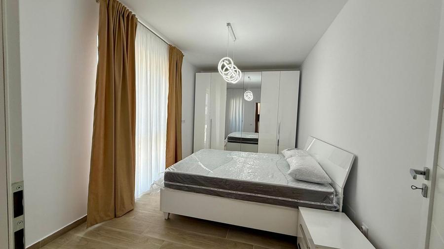 Apartament 2 camere, bloc nou, prima inchiriere, parcare in pret, zona Eroilor