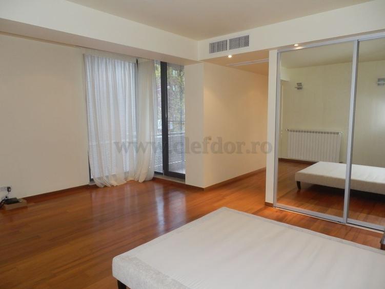 Apartament cu 3 camere de închiriat în zona Primaverii