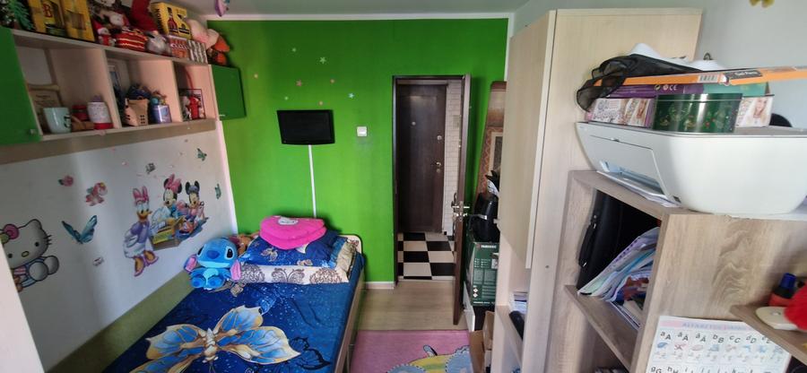 Apartament 3 camere, zona Craiovita Nouă