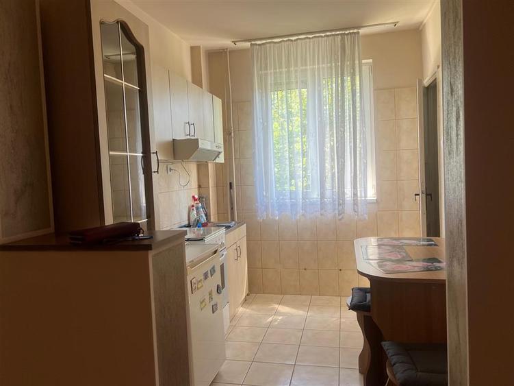 Apartament 3 camere Brad