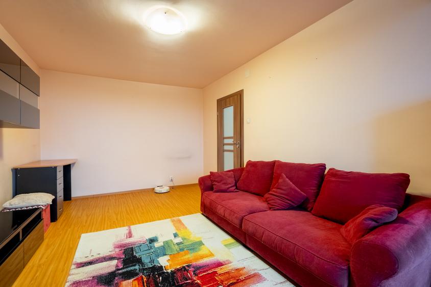 Apartament 2 camere, decomandat, policlinica Titan lângă metrou și parcuri