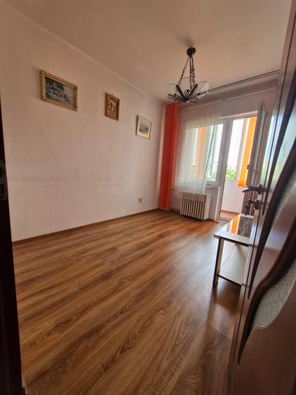 Ap 3 camere zona Vitan Dristor. 2 bai. Decomandat. Locatie exacta pe Map