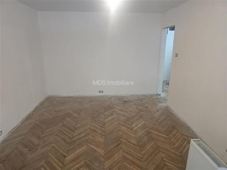 Decomandat cu 2 bai la etajul 2  renovat - 15