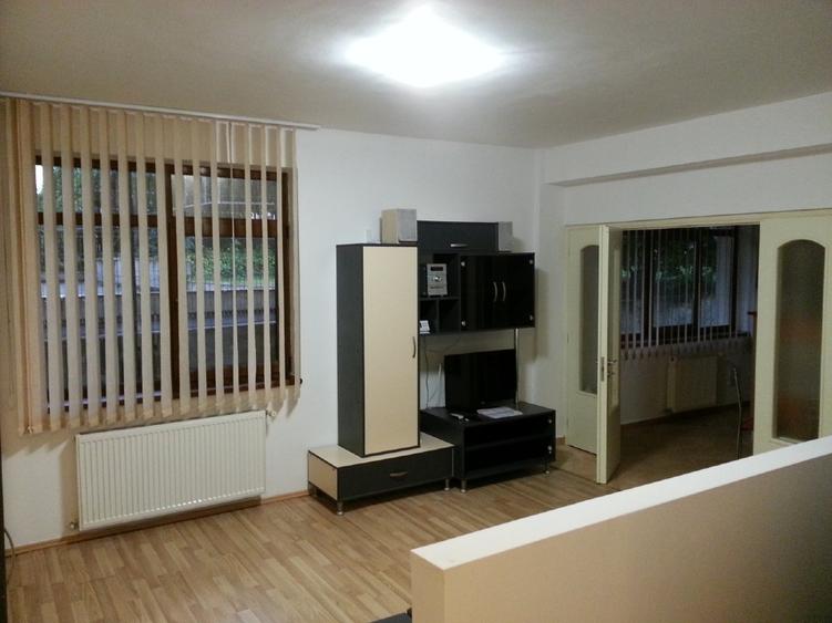Inchiriez apartament 1 camera cu parcare subterana
