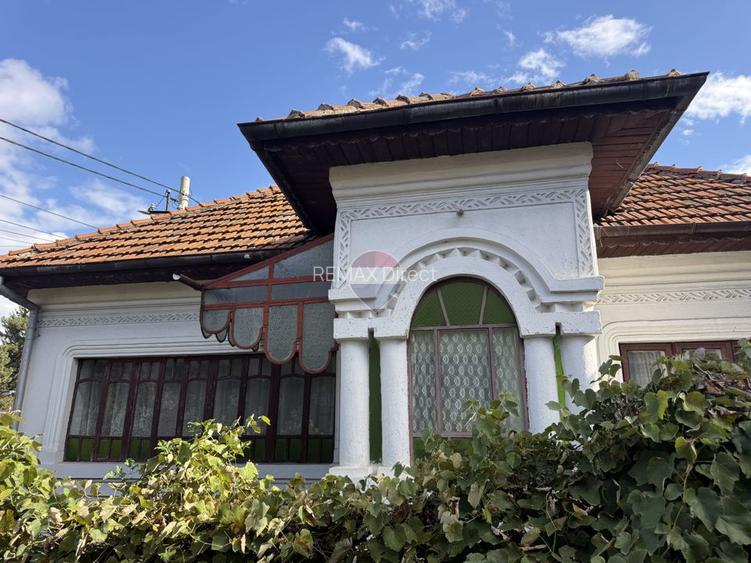 Casă de vânzare cu 6 camere in Câmpulung - zona Sud