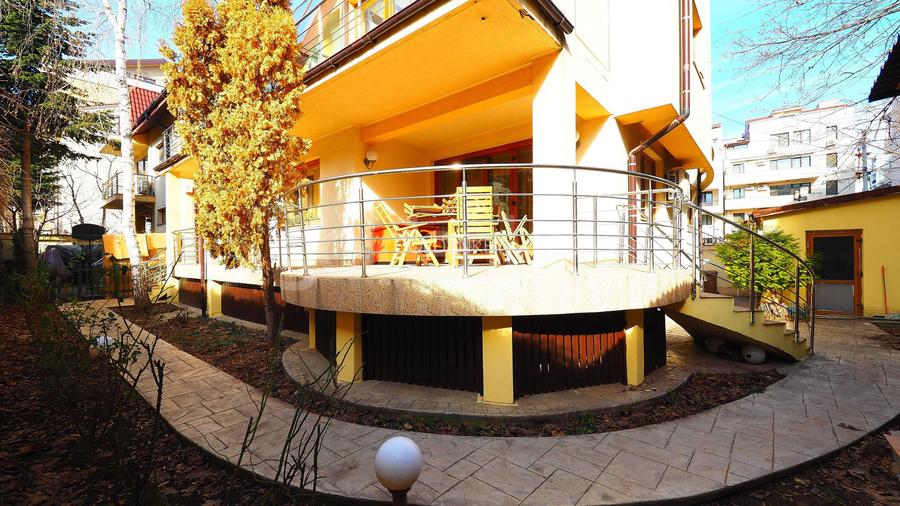 Vila cu 9 camere, 5 bai | D+P+1+M | 416mp teren - 4