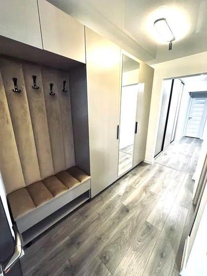 Poarta 6, apartament decomandat cu 3 camere