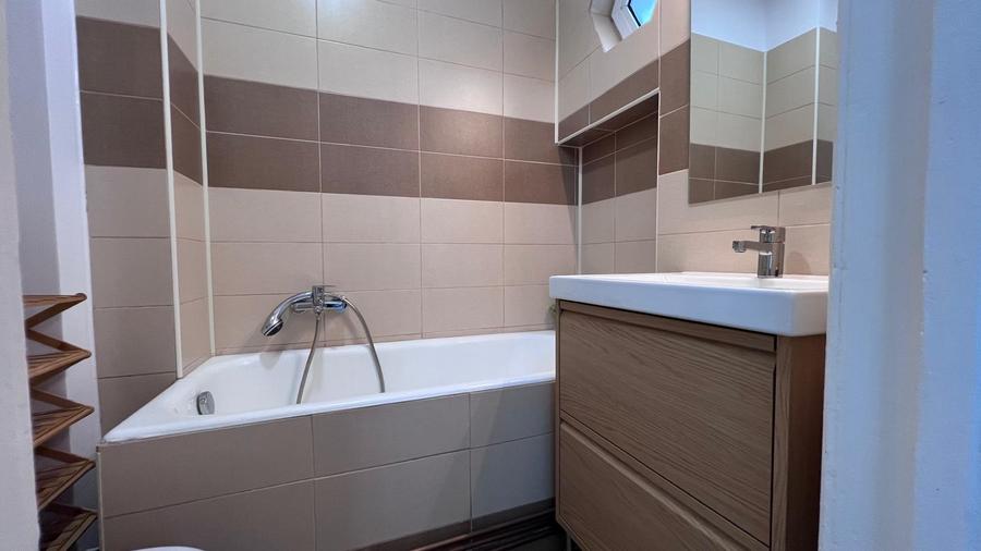 2 camere interbelic, renovat, parter, centrală – Unirii, Maximilian Popper