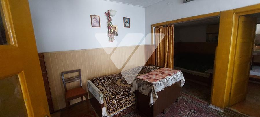 Casa individuala din 2 corpuri 6 camere 2 bai teren 2109 mp Rusi Sibiu