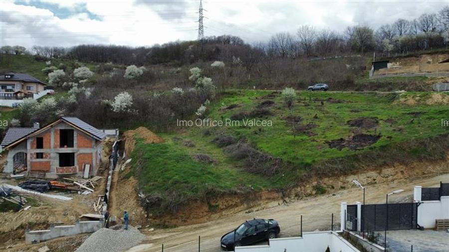TEREN INTRAVILAN - RM. VALCEA - 2