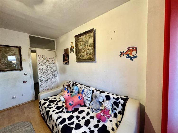 Apartament 3 camere decomandat de vanzare | Zona Judetean
