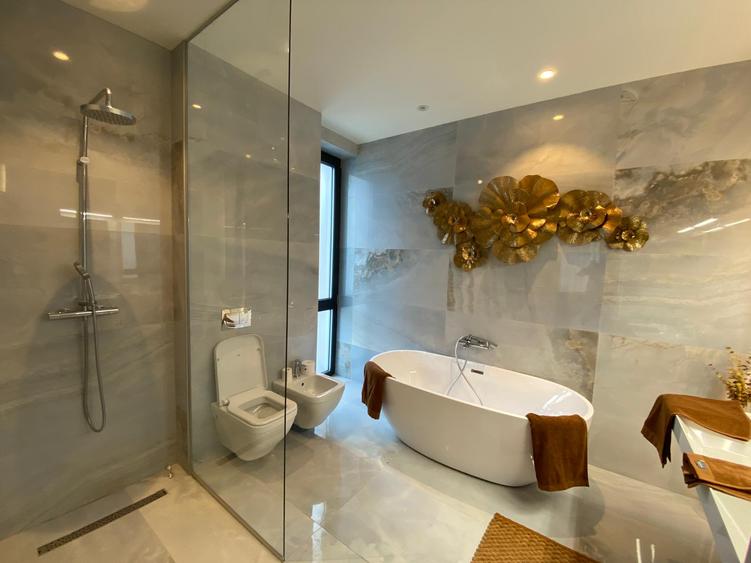 Vila P+1,2021,teren 350mp,piscina,4 sau 5 dormitoare,3 bai,2 locuri parcare
