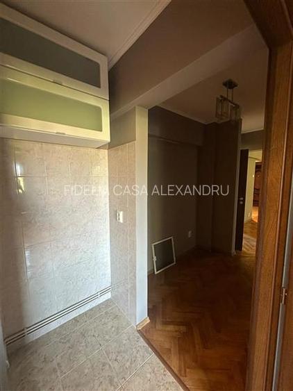 Apartament 3 camere de vanzare, semidecomandat, etaj intermediar, bloc fara risc - 15