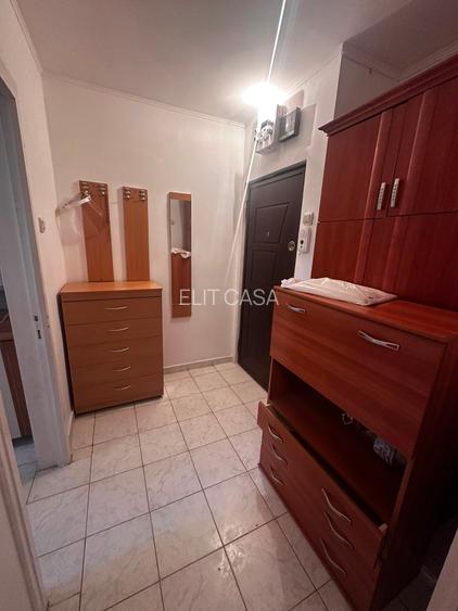 Apartament cu 2 camere, etajul 3/4, zona Tatarasi - 4