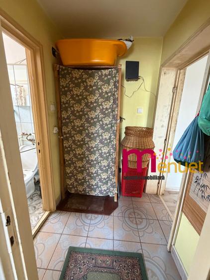 Apartament 3 camere,str.Vitoriei ,etaj 1,garaj si boxa