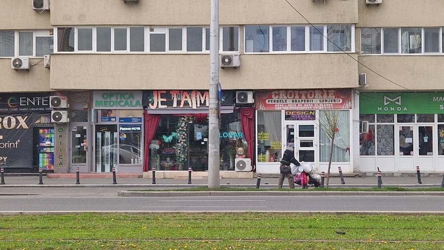 Pantelimon- Mega Mall--suprafata 45mp-pret 1.300 euro