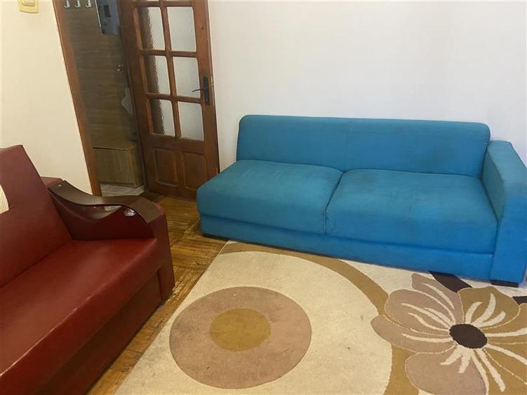 Apartament 2 camere, cartier Sud , et 3 4 , decomandat , centrala termica propri