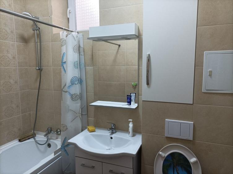 Apartament 3 camere liber la vanzare zona Dealul Cetatii