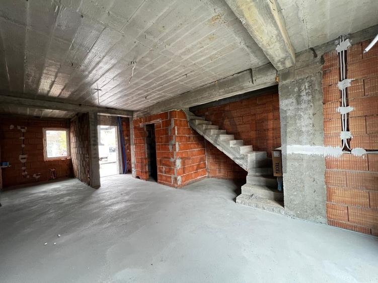 Casa individuală, 4 camere, 3 bai, 110 mp, Giroc