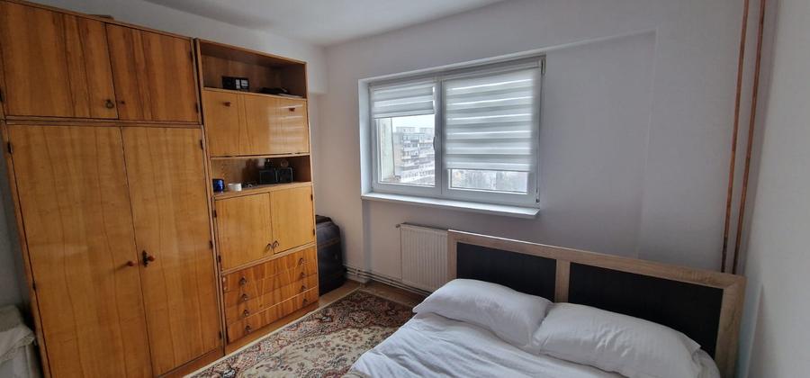 Republicii ,se vinde apartament decomandat ,2 camere ,pret 67000 euro neg