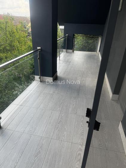 Casă modernă P+E+M de vânzare în Peciu Nou | 180 mp utili | Teren 500 mp | 3 dor - 5