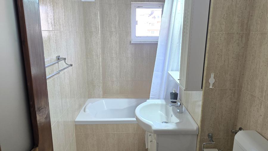 Inchiriez apartament 1 camera decomandat Deva, Pietroasa (Bl. Mintiei) et 3