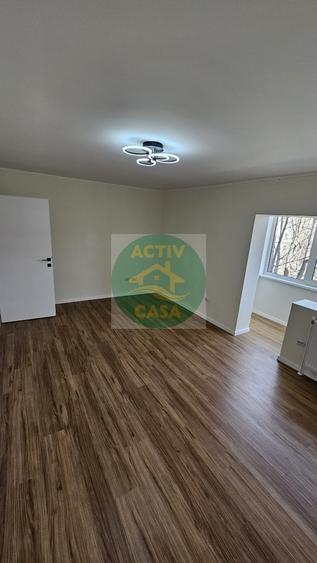 Apartament 3 camere, 3 balcoane, zona Piata Mare