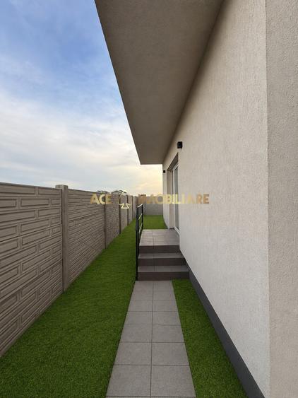 Casa tip duplex de inchiriat | Berceni | Panouri Solare | Curte