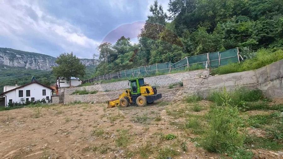 Teren intravilan 1100 mp pe malul Cernei ,Băile Herculane | Investitie