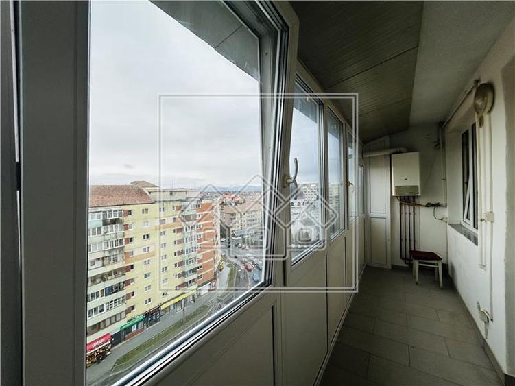 Apartament decomandat, 2 camere, balcon - M. Viteazu