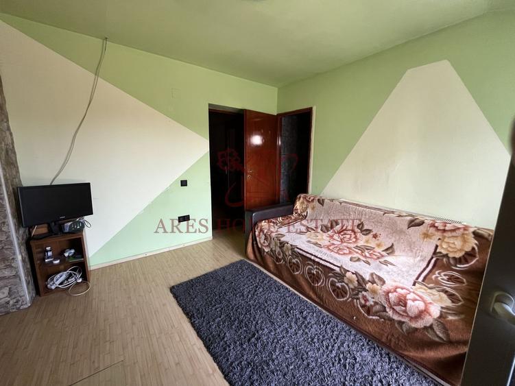 Casă individuală P+1+pod, pe piloni cu panouri solare