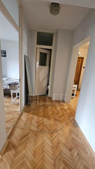Apartament 3 camere în zona Calea Floresti