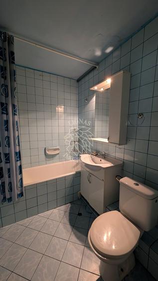 Apartament 4 camere 132 mp-balcon-ideal locuire- zona Calea Moldovei