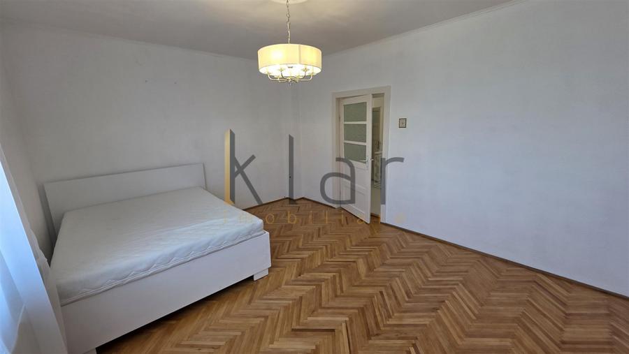Casa / Birou 3 camere 140mp D+P+E zona Andrei Muresanu Sud