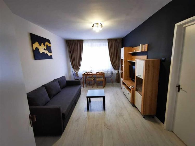 Apartament 2 camere etaj intermediar zona Vlahuta