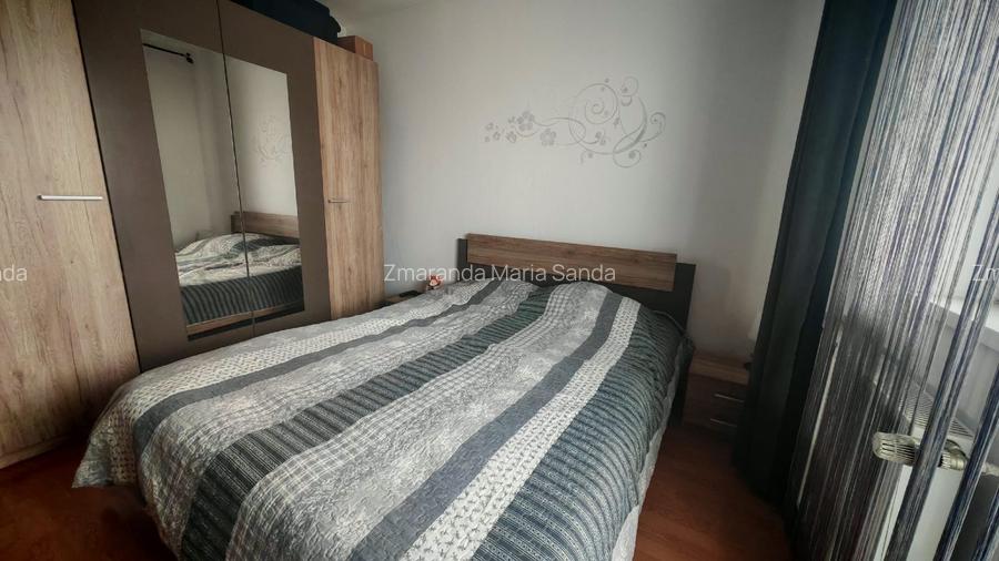 Proprietar, vând apartament 3 camere,decomandat - 8